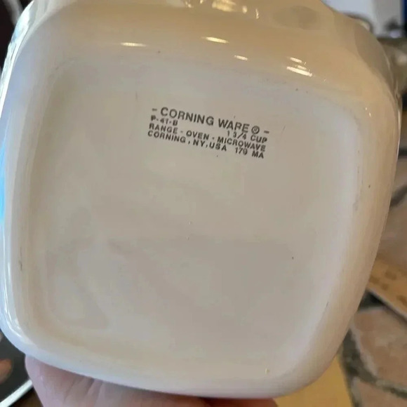 Corning Ware Dish 1 3/4 Cup GUC Estate Sale Kitchen - Picture 3 of 3
